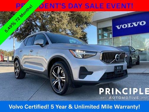 2025 Volvo XC40 B5 Core Bright Theme