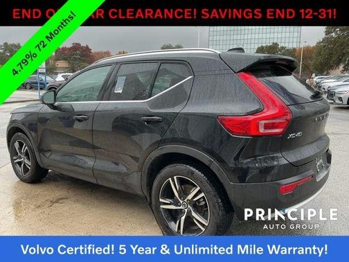 2025 Volvo XC40 B5 Core Bright Theme