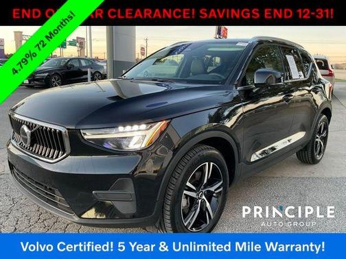 2025 Volvo XC40 B5 Core Bright Theme