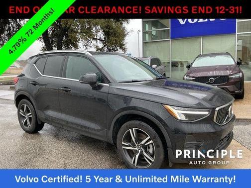 2025 Volvo XC40 B5 Core Bright Theme