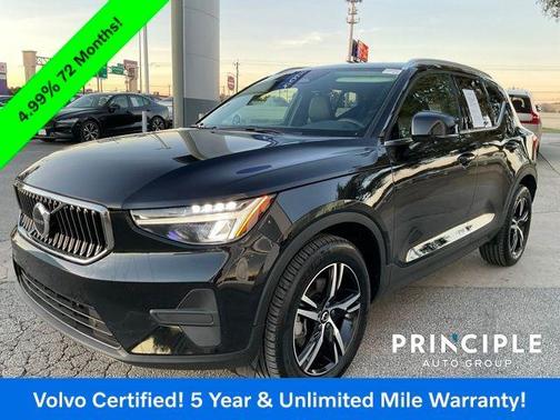 2025 Volvo XC40 B5 Core Bright Theme