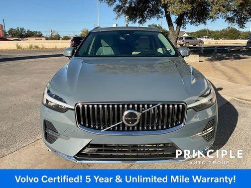 2023 Volvo XC60 B5 Ultimate Bright Theme