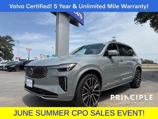 2025 Volvo XC90 B5 Plus