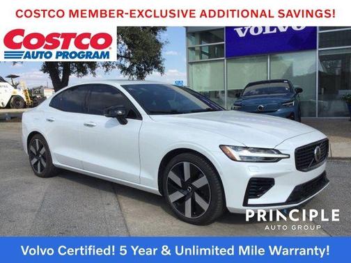 2024 Volvo S60 Recharge Plug-In Hybrid T8 Ultimate Dark Theme