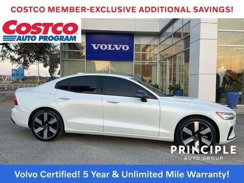 2024 Volvo S60 Recharge Plug-In Hybrid T8 Ultimate Dark Theme