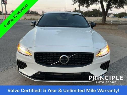 2024 Volvo S60 Recharge Plug-In Hybrid T8 Ultimate Dark Theme