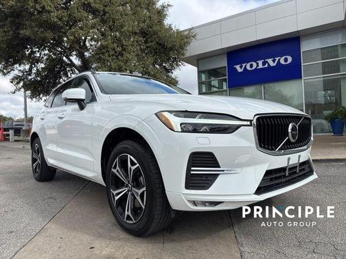 2022 Volvo XC60 B5 Momentum