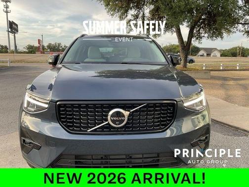 2026 Volvo XC40 B4 Plus