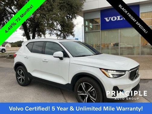 2025 Volvo XC40 B5 Core Bright Theme