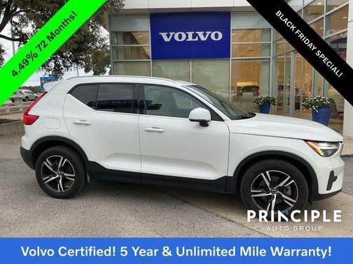 2025 Volvo XC40 B5 Core Bright Theme