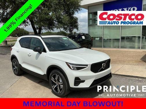 Crystal White 2026 Volvo XC40 B5 Core