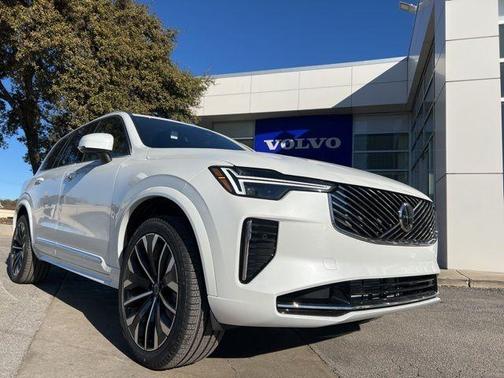2025 Volvo XC90 Plug-In Hybrid T8 Core 7-Seater