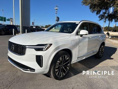 2025 Volvo XC90 Plug-In Hybrid T8 Core 7-Seater