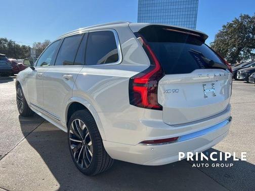 2025 Volvo XC90 Plug-In Hybrid T8 Core 7-Seater