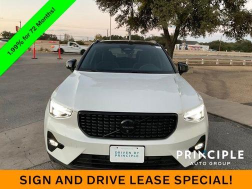 2026 Volvo XC40 B5 Ultra Black Edition