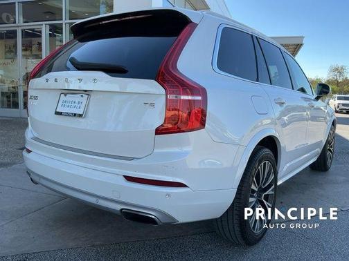 2021 Volvo XC90 T5 Momentum 7 Passenger