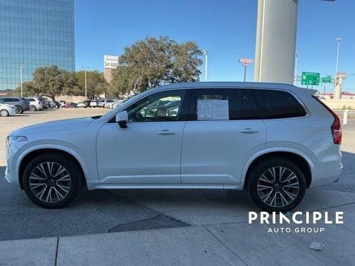 2021 Volvo XC90 T5 Momentum 7 Passenger