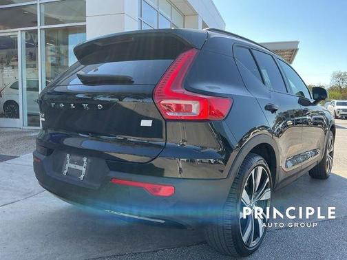 2021 Volvo XC40 Recharge Pure Electric P8