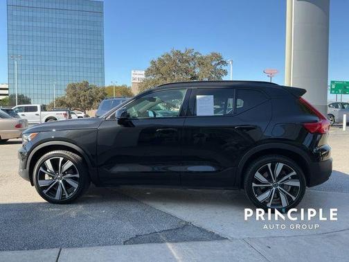 2021 Volvo XC40 Recharge Pure Electric P8