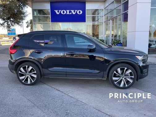 2021 Volvo XC40 Recharge Pure Electric P8