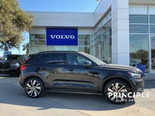 2021 Volvo XC40 Recharge Pure Electric P8