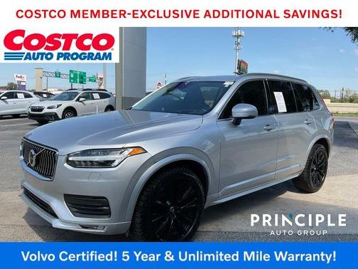 2022 Volvo XC90 T5 Momentum 7 Passenger