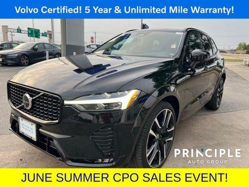 2023 Volvo XC60 B5 Ultimate Dark Theme