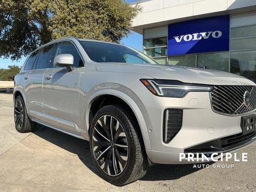 2025 Volvo XC90 B5 Plus