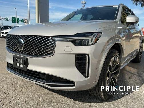 2025 Volvo XC90 B5 Plus