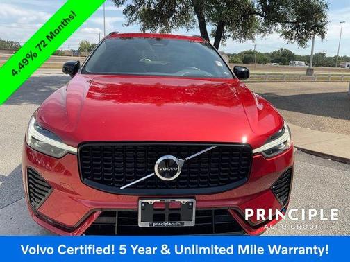 2023 Volvo XC60 B5 Ultimate Dark Theme