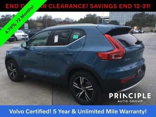 2025 Volvo XC40 B5 Core Bright Theme