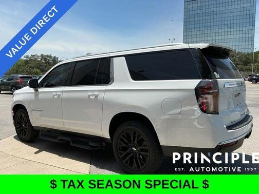 Summit White 2021 Chevrolet Suburban LT
