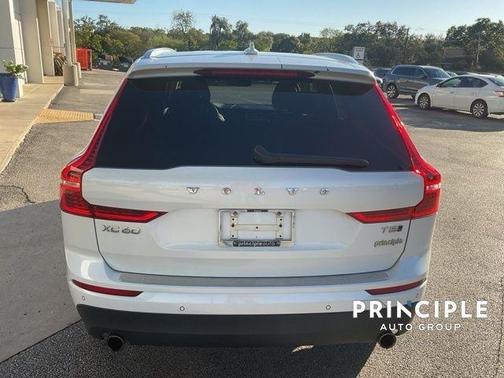 2018 Volvo XC60 T5 Momentum