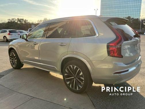 2025 Volvo XC90 B5 Plus