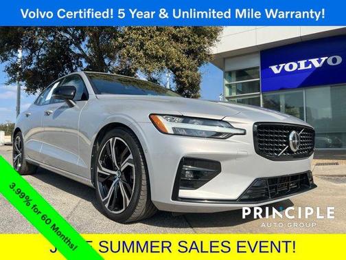 2024 Volvo S60 B5 Plus Dark Theme