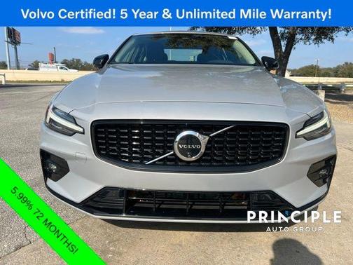 2024 Volvo S60 B5 Plus Dark Theme