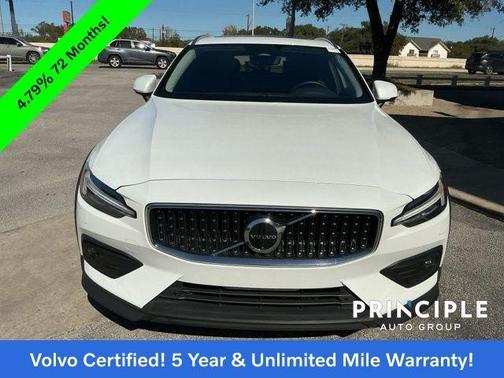 2025 Volvo V60 Cross Country B5 Plus