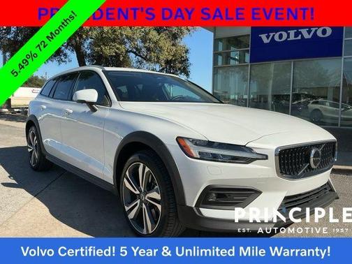 2025 Volvo V60 Cross Country B5 Plus