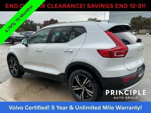 2025 Volvo XC40 B5 Core Bright Theme