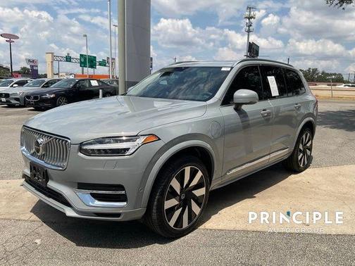 2024 Volvo XC90 Recharge Plug-In Hybrid T8 Plus Bright Theme 7 Passenger