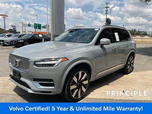 2024 Volvo XC90 Recharge Plug-In Hybrid T8 Plus Bright Theme 7 Passenger