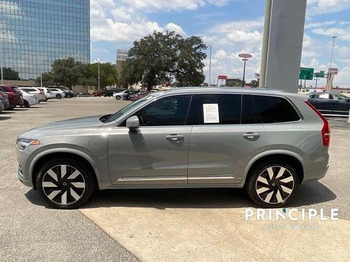 2024 Volvo XC90 Recharge Plug-In Hybrid T8 Plus Bright Theme 7 Passenger