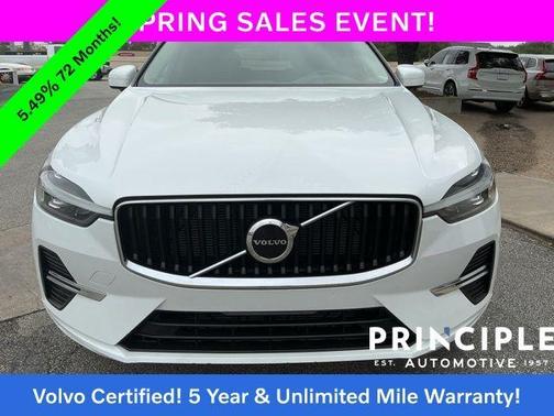 Crystal White Metallic 2023 Volvo XC60 B5 Core