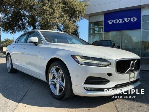2017 Volvo S90 T5 Momentum