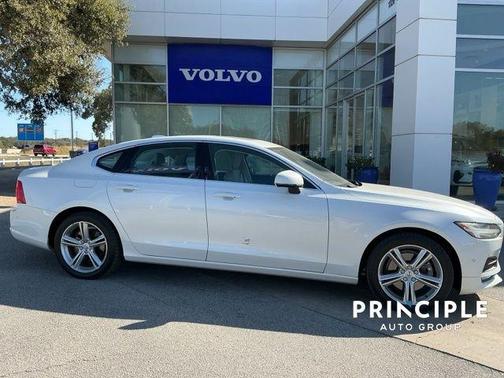 2017 Volvo S90 T5 Momentum