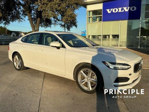 2017 Volvo S90 T5 Momentum