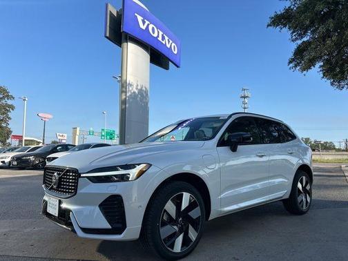 2025 Volvo XC60 Plug-In Hybrid T8 Plus