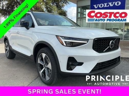 Crystal White 2026 Volvo XC40 B5 Plus
