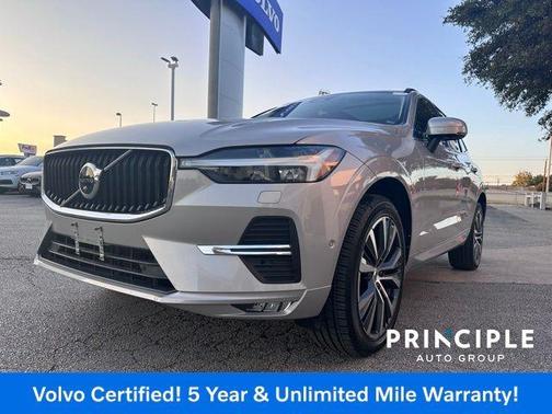 2022 Volvo XC60 B5 Momentum