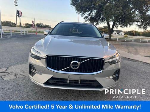 2022 Volvo XC60 B5 Momentum